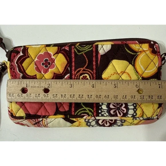 Vera Bradley Wristlet Wallet Retired "Buttercup" Pattern Zipper Bag Quilted Boho - Picture 7 of 9